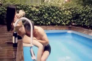 年近70老爷爷把校花级的漂亮孙女操的淫 叫不止  背景图片