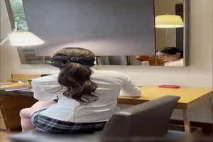 解锁秘书的用法  背景图片