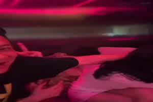 高端商k陪酒小姐唱歌好听 床上更好听  背景图片