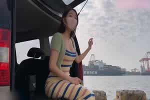 清华大学臀后健身教练「Ellie」男人与他的嫂嫂车震  背景图片