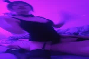 兔女郎女上骑乘2  背景图片