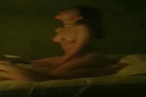 【新加坡】小麦色女孩安安流出~口交跟骑乘技巧都好的惊人  背景图片