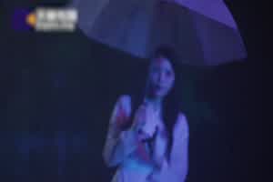 天美传媒 肉体色诱登山客  背景图片