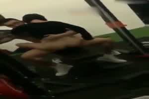 网曝门 女教练“最好的运动是交配”  背景图片