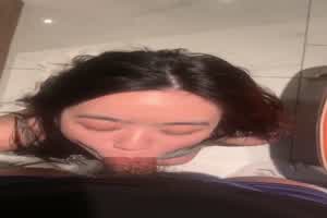 体育老师狗链调教全校最骚的母狗  背景图片