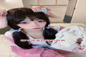 【最好的寸止女s博主！边自慰第一视角看逼挑战】脱下内裤塞到逼里，狗狗舔，你能在这种语言下坚持到射吗？  背景图片