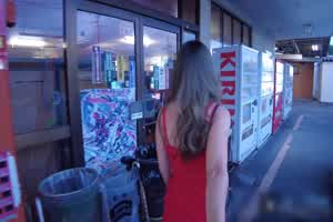 Naomi 打小钢珠时女友想爱爱  背景图片