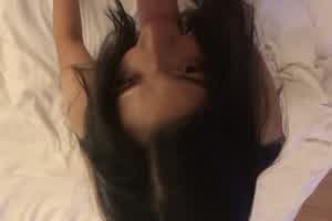 口交深喉弄得满脸都是唾液  背景图片