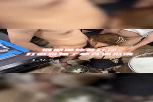 【美杜莎】诱惑黑丝美女3P打麻将输了拿身体抵债  背景图片