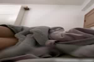 成都F奶 巨乳骚货 99年母狗 喜欢被玩具玩弄  背景图片