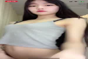 极品网红八月未央露脸火辣热舞  背景图片