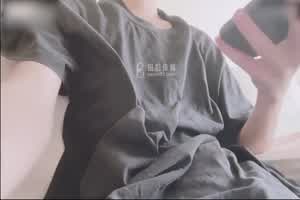 扣扣传媒 小敏儿  酒店前台客服的秘密兼职  背景图片