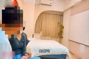 约炮微胖大四兼职外围妹，模样尽显风骚，口活很卖力，在她身材一顿冲刺搞得她浪叫连连，超级反差  背景图片