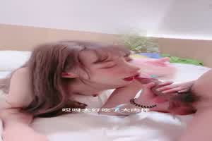 【反差母狗】外表纯洁的女神被调教的如此淫荡！无毛骚穴骑乘位，草死我爸爸，变成听话的母狗完全玩坏了。  背景图片