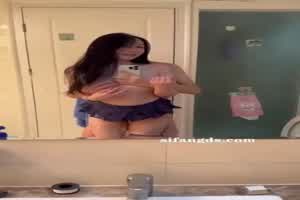 极品反差少女穿丝袜口爆做爱㈡  背景图片