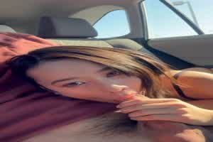 车内口交射一脸  背景图片