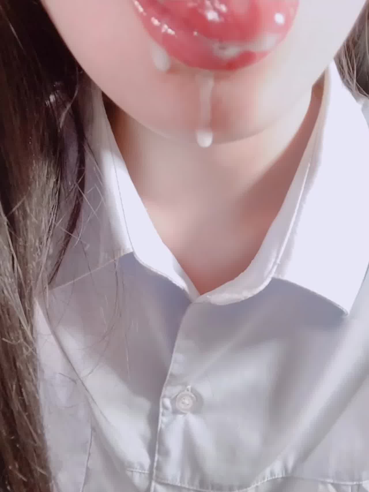  原创 学妹吃假鸡巴到口水直流 的剧照4