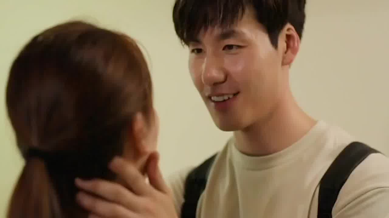  擦嘴引发的战争 的剧照7