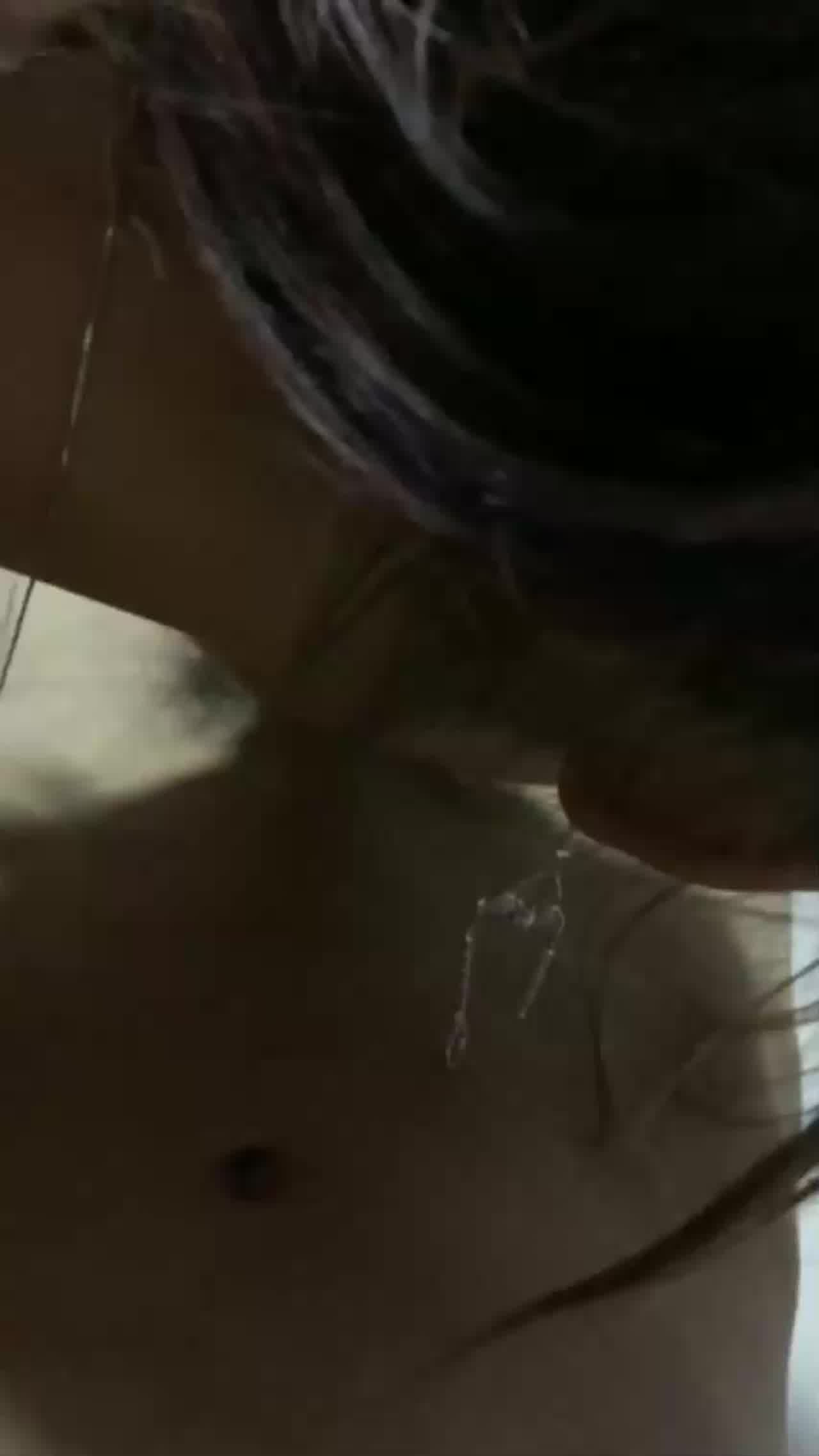  风骚淫荡女友享受口交带来的快感 的剧照3