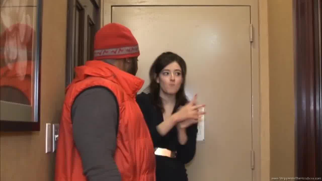  极品素人对上猩猩巨屌肌肉男 的剧照4