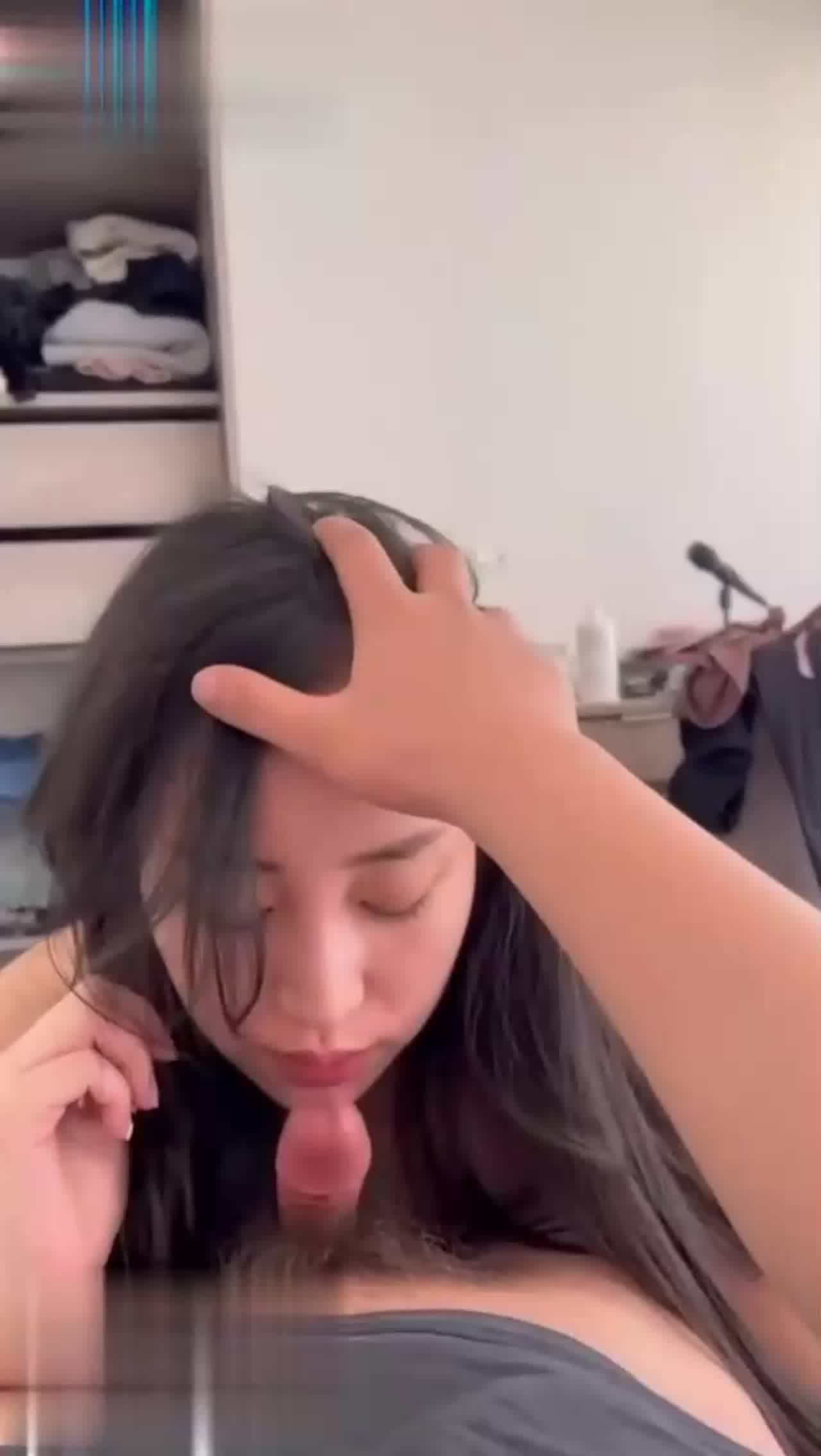  大瓜来袭独家爆料，抖音百万粉丝富二代『深圳湾小乐』和『DJ jumi小鲸鱼』口交性爱视频流出 的剧照9