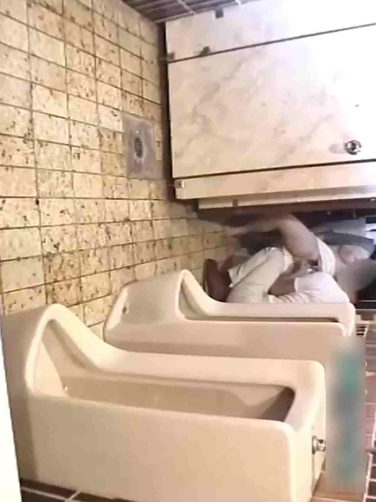  趁友人女友喝醉逞兽欲坏透了 的剧照3