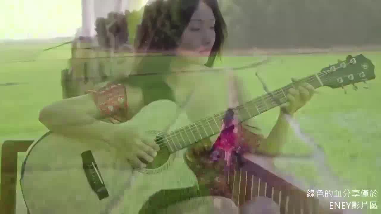  清新气质美少女多才多艺 会弹吉他 更会卖骚 的剧照5