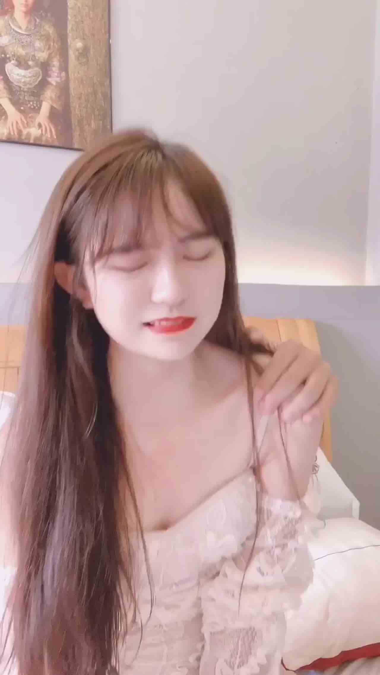  最近非常火的91女神 不见星空 口交短视频 的剧照3