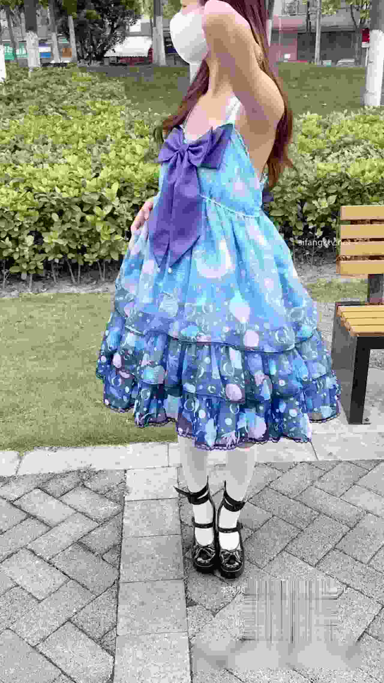  这小萝莉可真带劲，直接楼梯间给中出 的剧照7