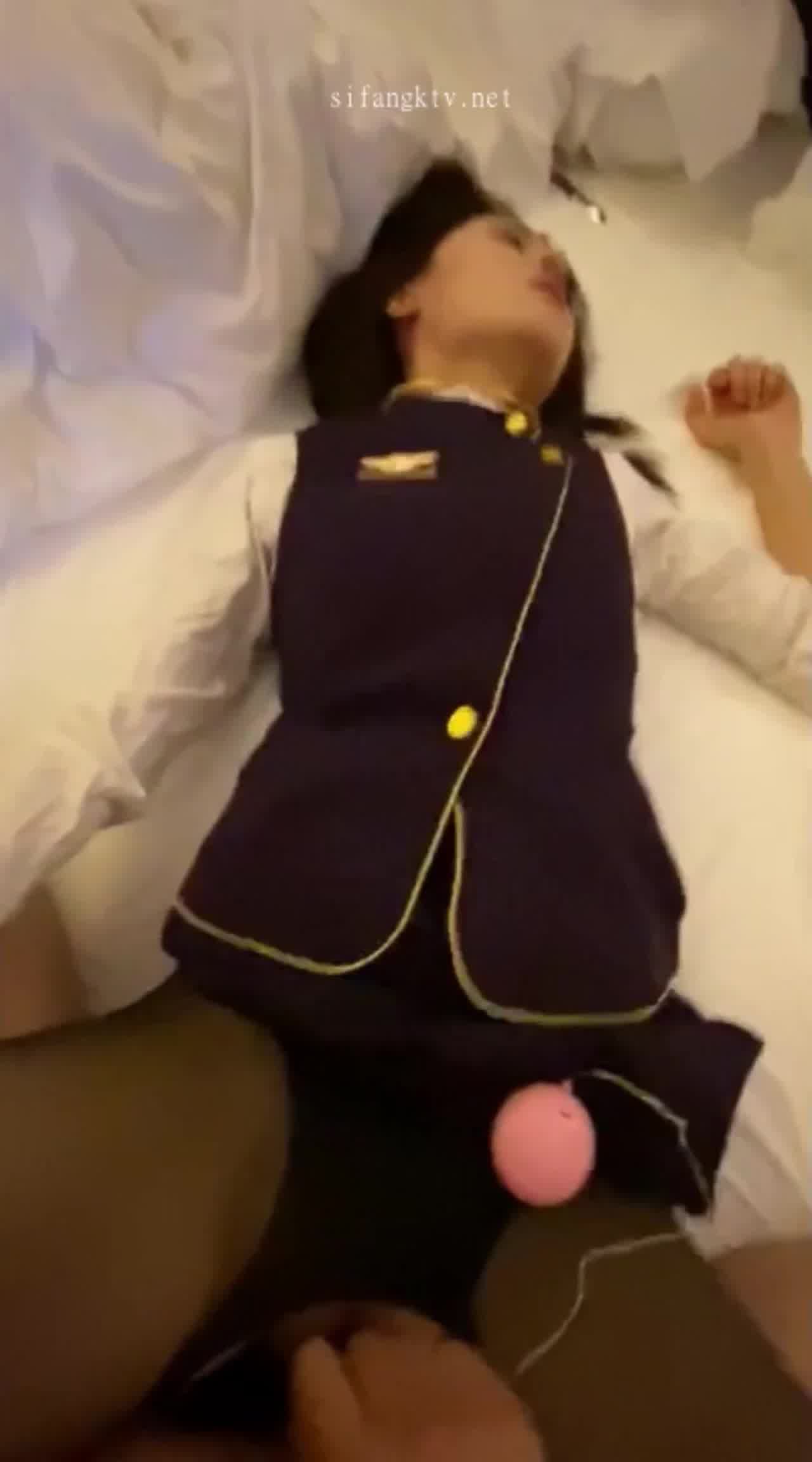  土豪包养空姐性爱自拍外流极品身材反差婊狂操拜金女 的剧照8