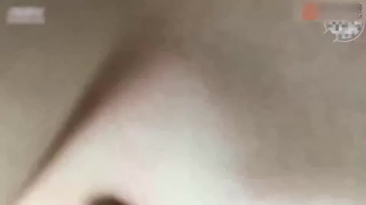  【真实乱伦】乱伦亲姐姐，姐夫出国打工亲弟乱伦姐姐半年内射姐姐，婆婆打电话忍不住叫，差点被发现。 的剧照2