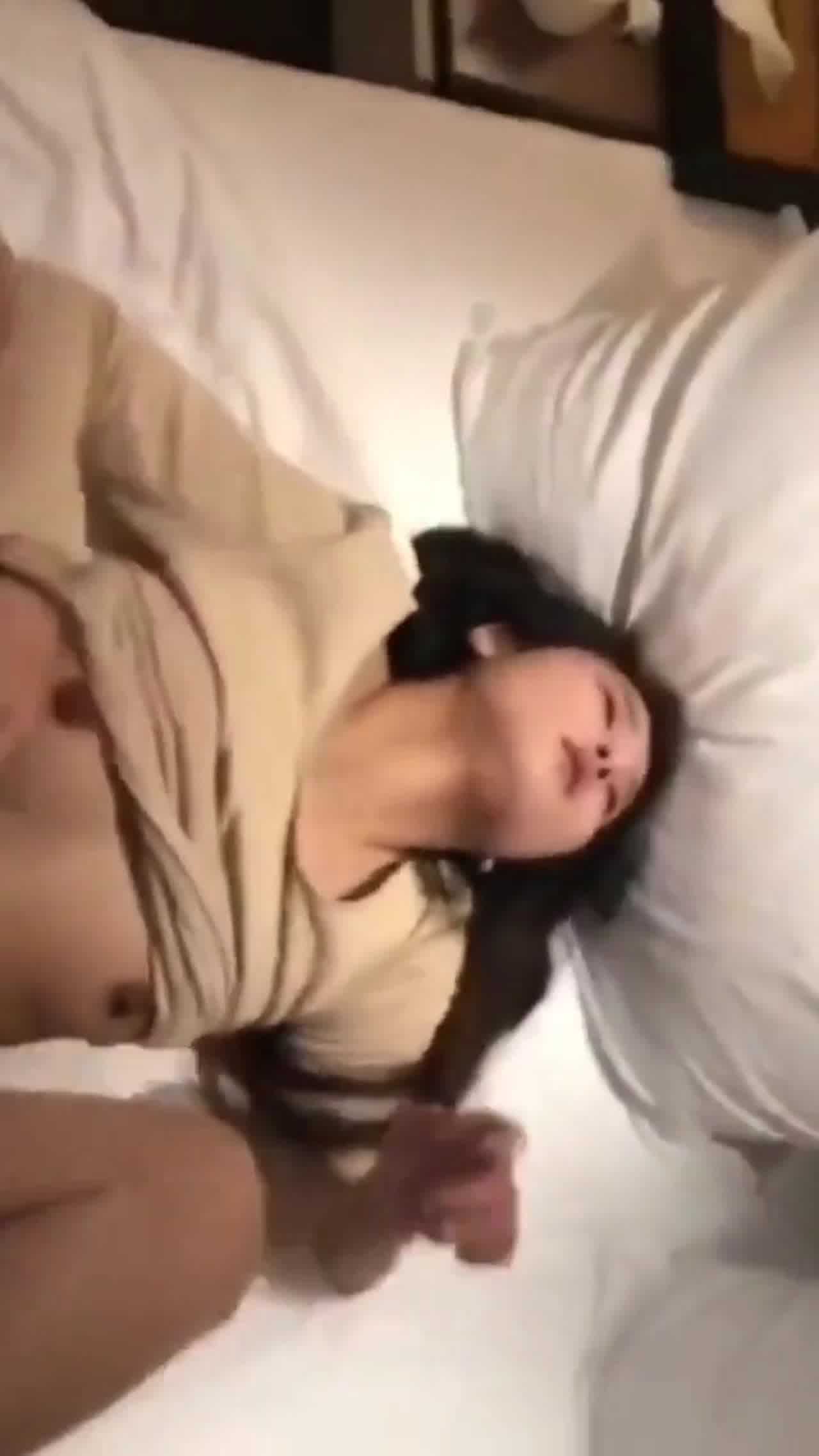  《吃瓜猛料》校园泄密，河南师范学院母狗流出 的剧照4