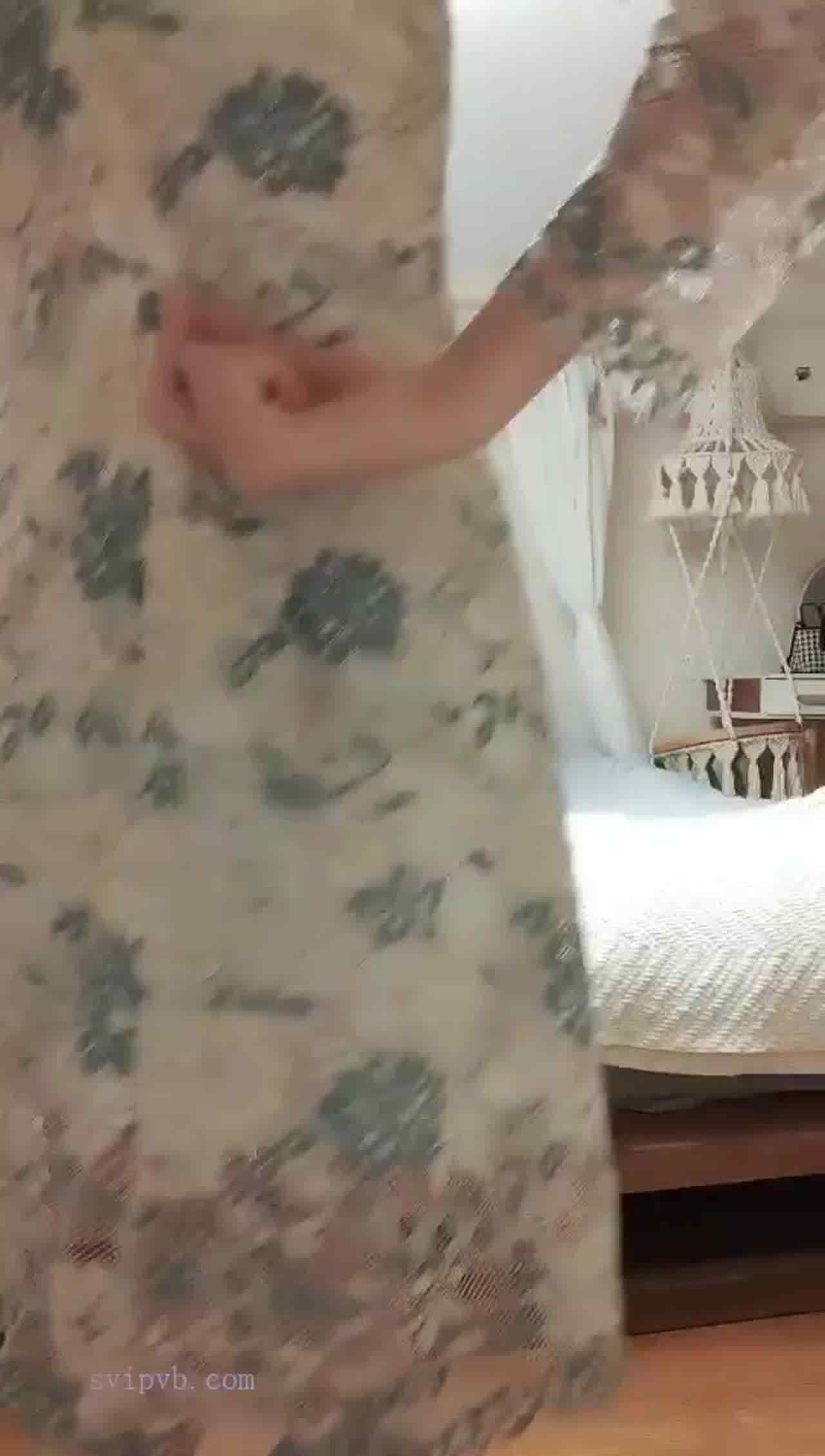  这骚鲍鱼肯定被玩过数次 的剧照1