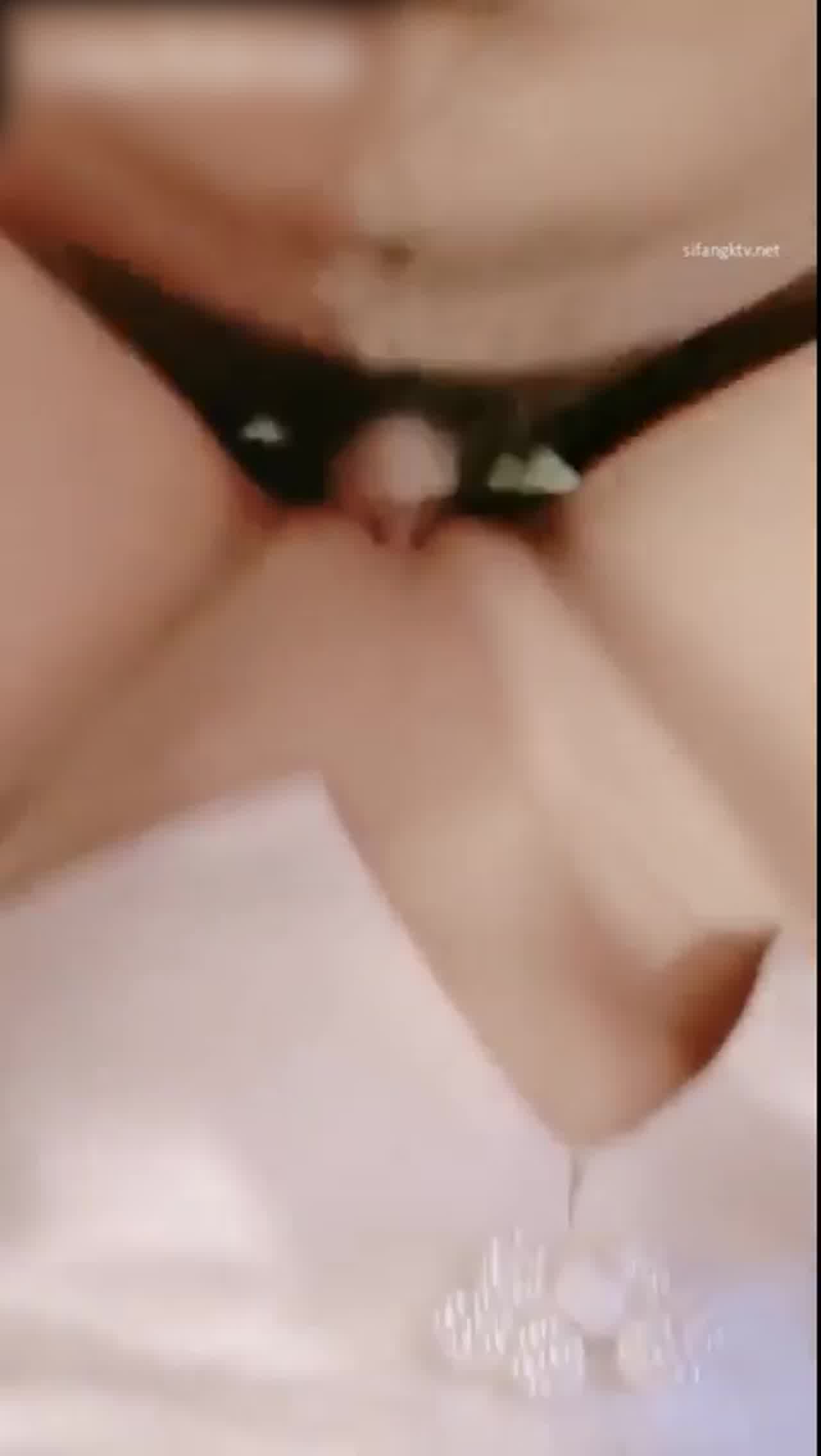  超级性奋！牵线认识了一个可爱的萌妹，直播直接操起来！ 的剧照2