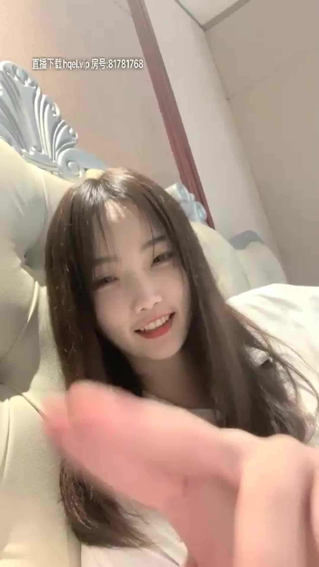  火辣身材甜美D罩杯妹子酒店3P轮流啪啪（四） 的剧照9