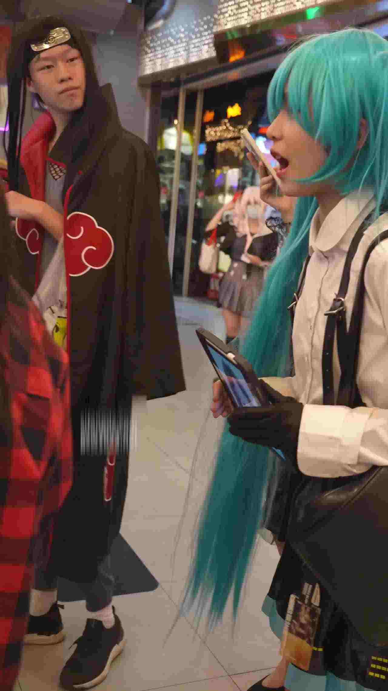  动漫展看初音未来裙底风光～ 的剧照7