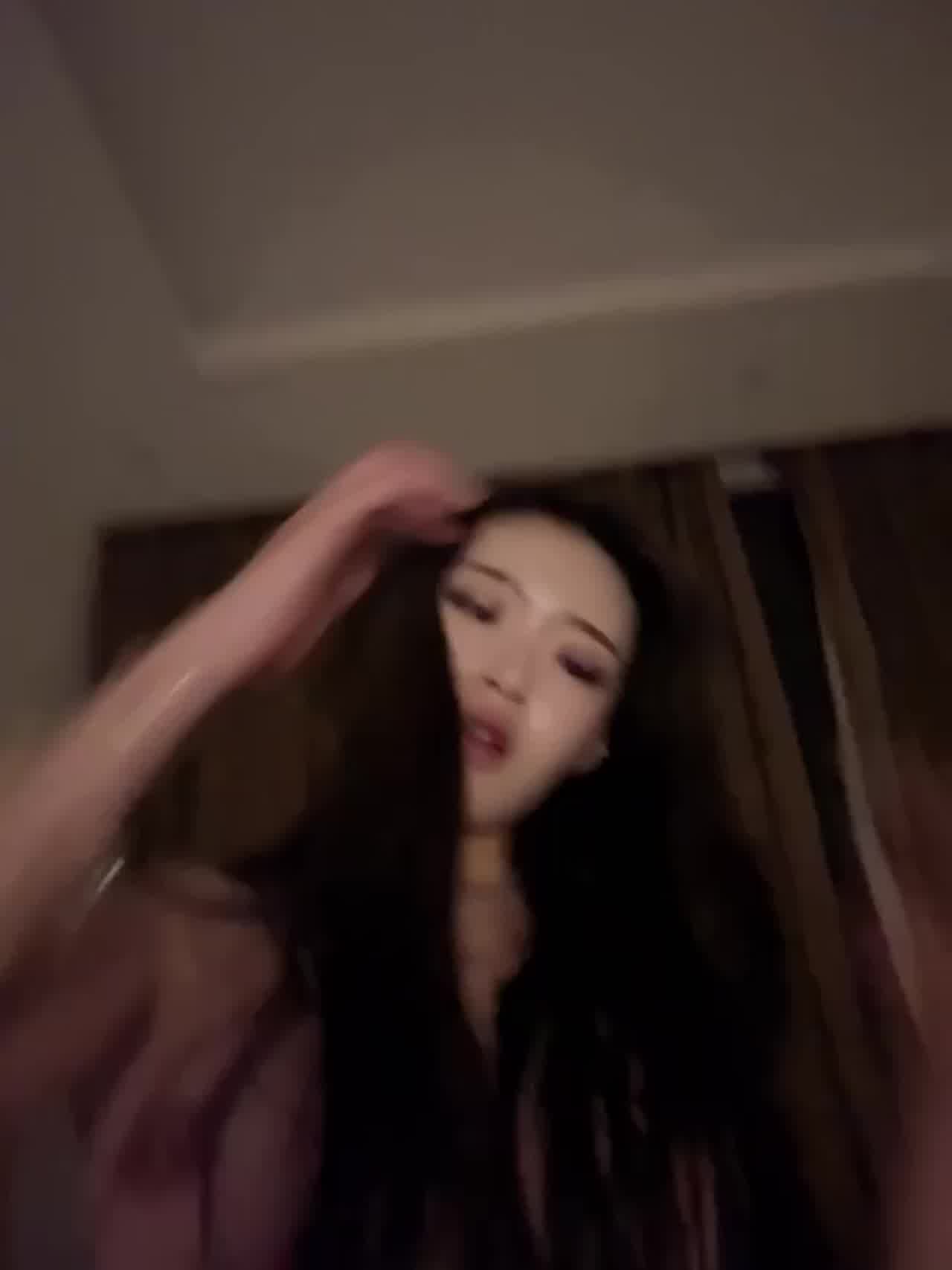  火辣正妹骑马爽到受不了 的剧照4