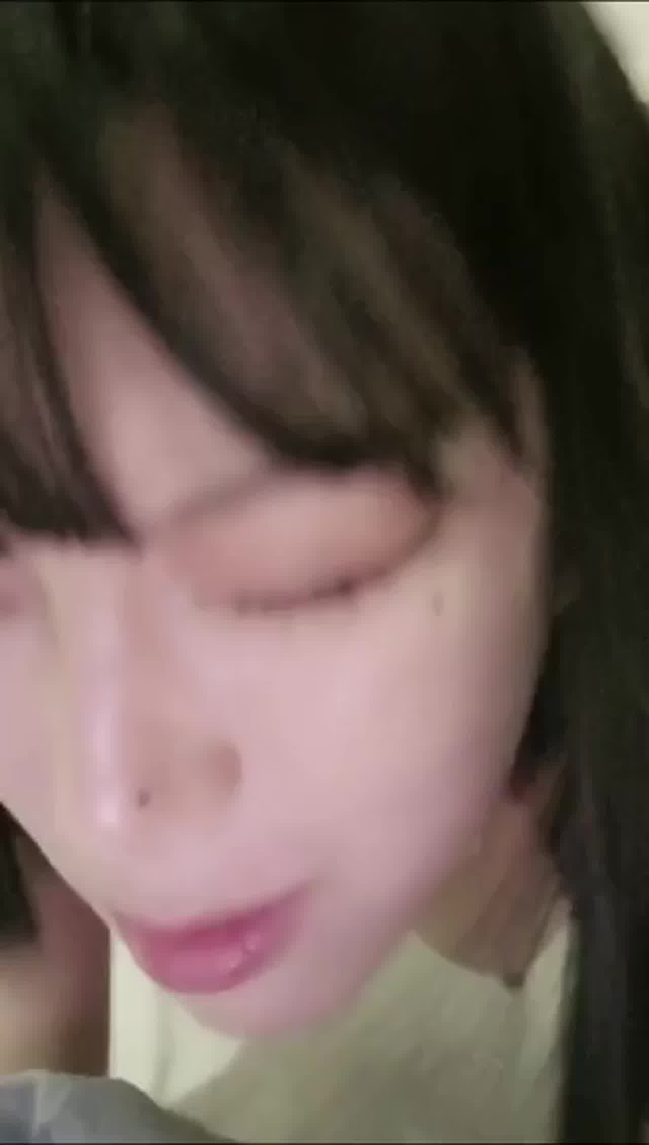  极品大眼短发正妹福利视频 的剧照3