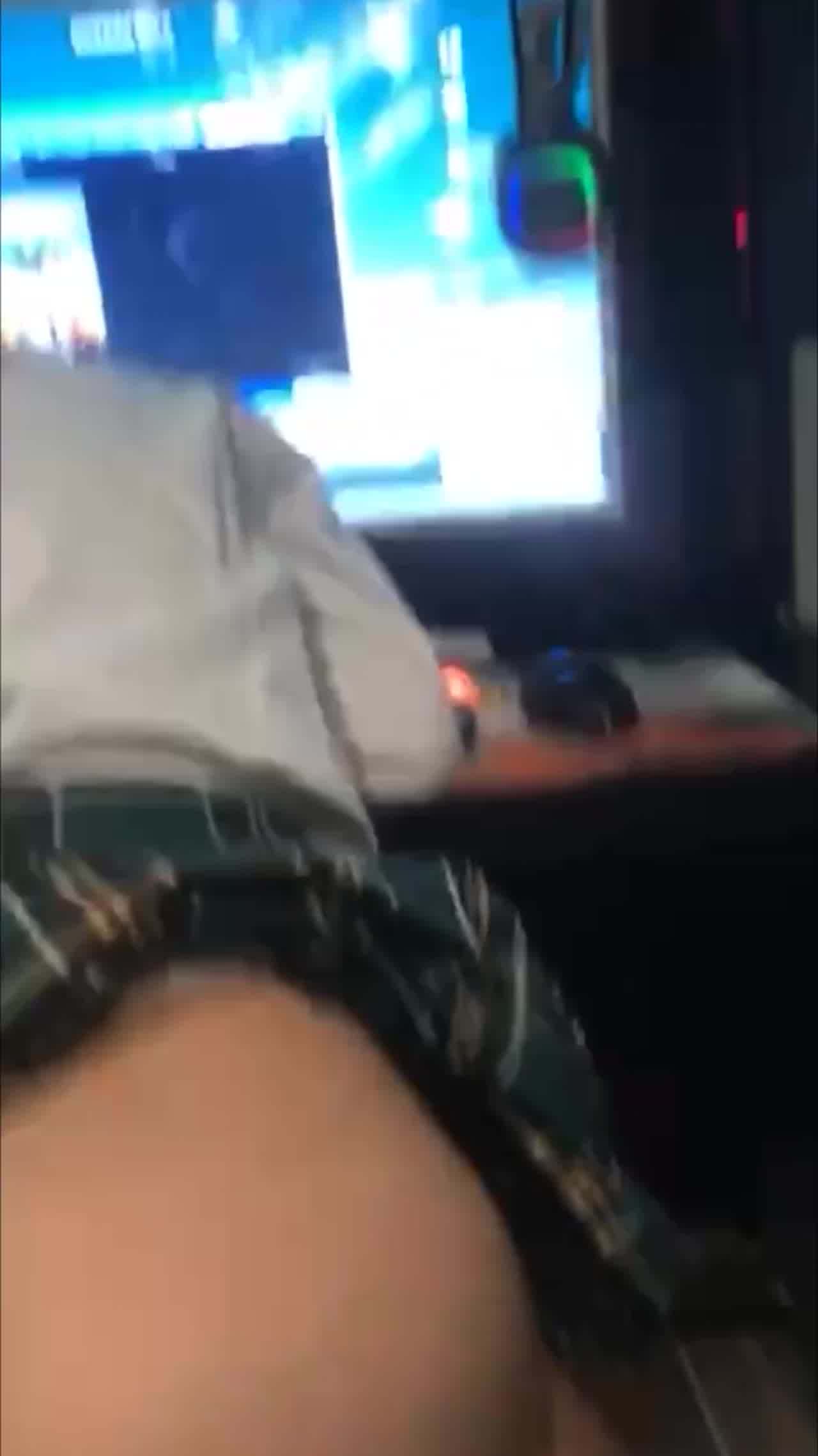  学霸女友做爱的骚样惨遭渣男外流 的剧照2