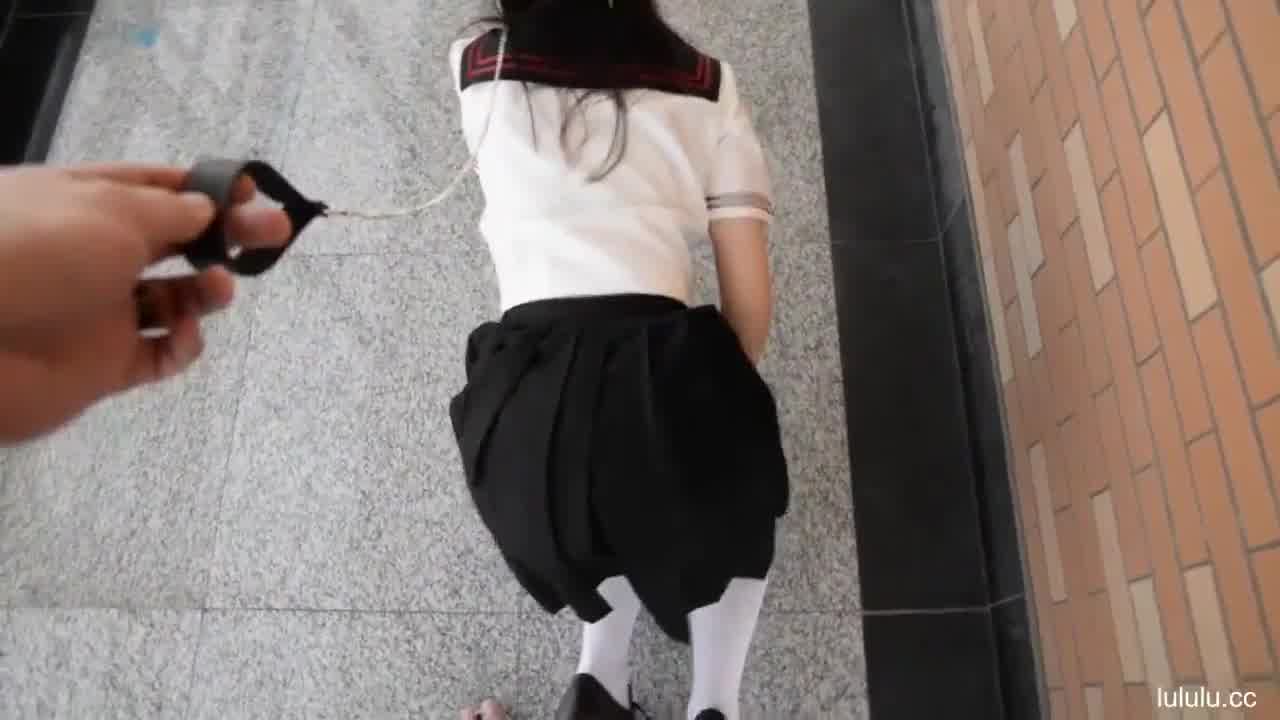  校园制服诱惑野外露出SM 的剧照10
