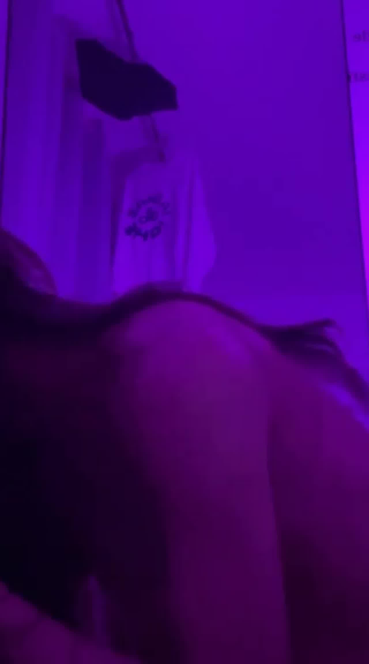  宋先生 女友不在家 叫炮友快过来开啪 的剧照4