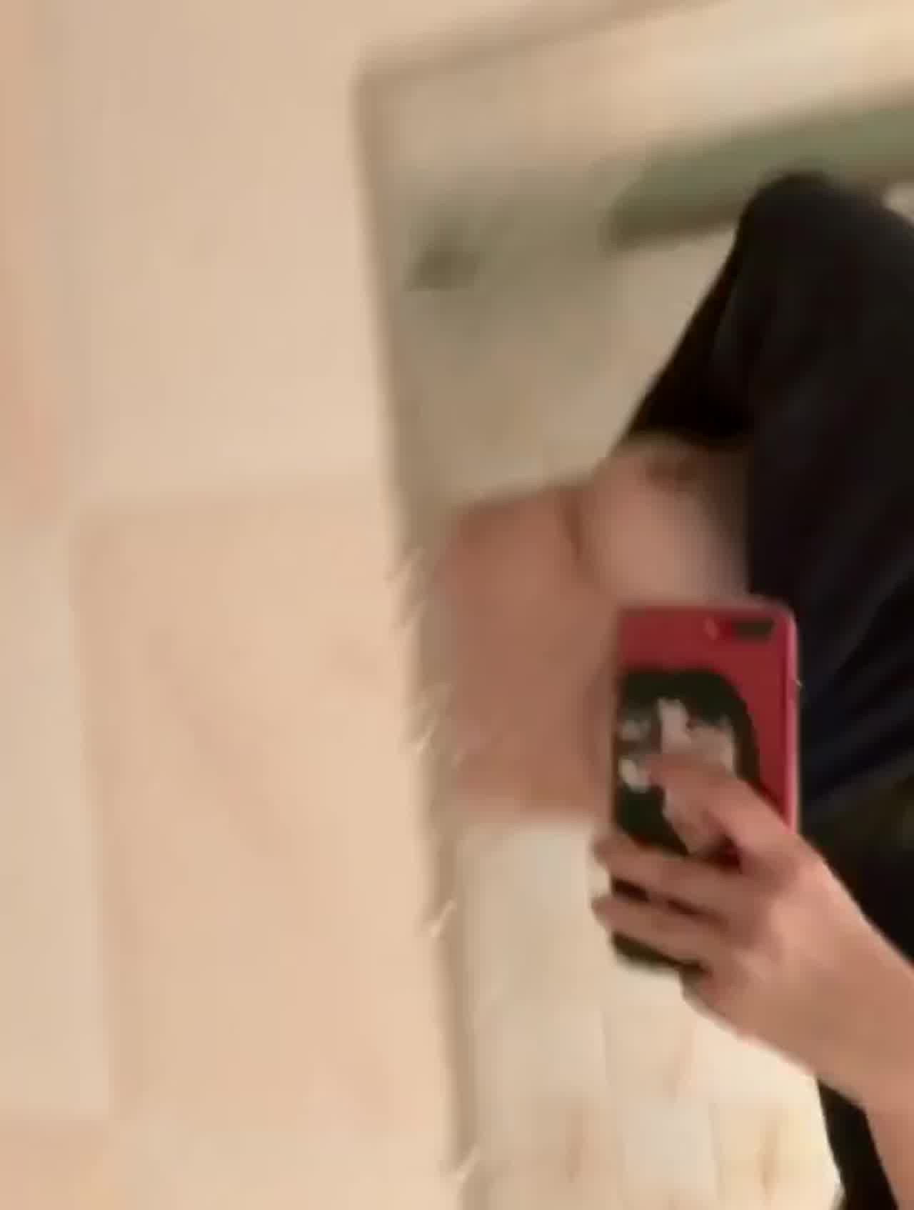  黑长直妹妹自拍美乳 的剧照4