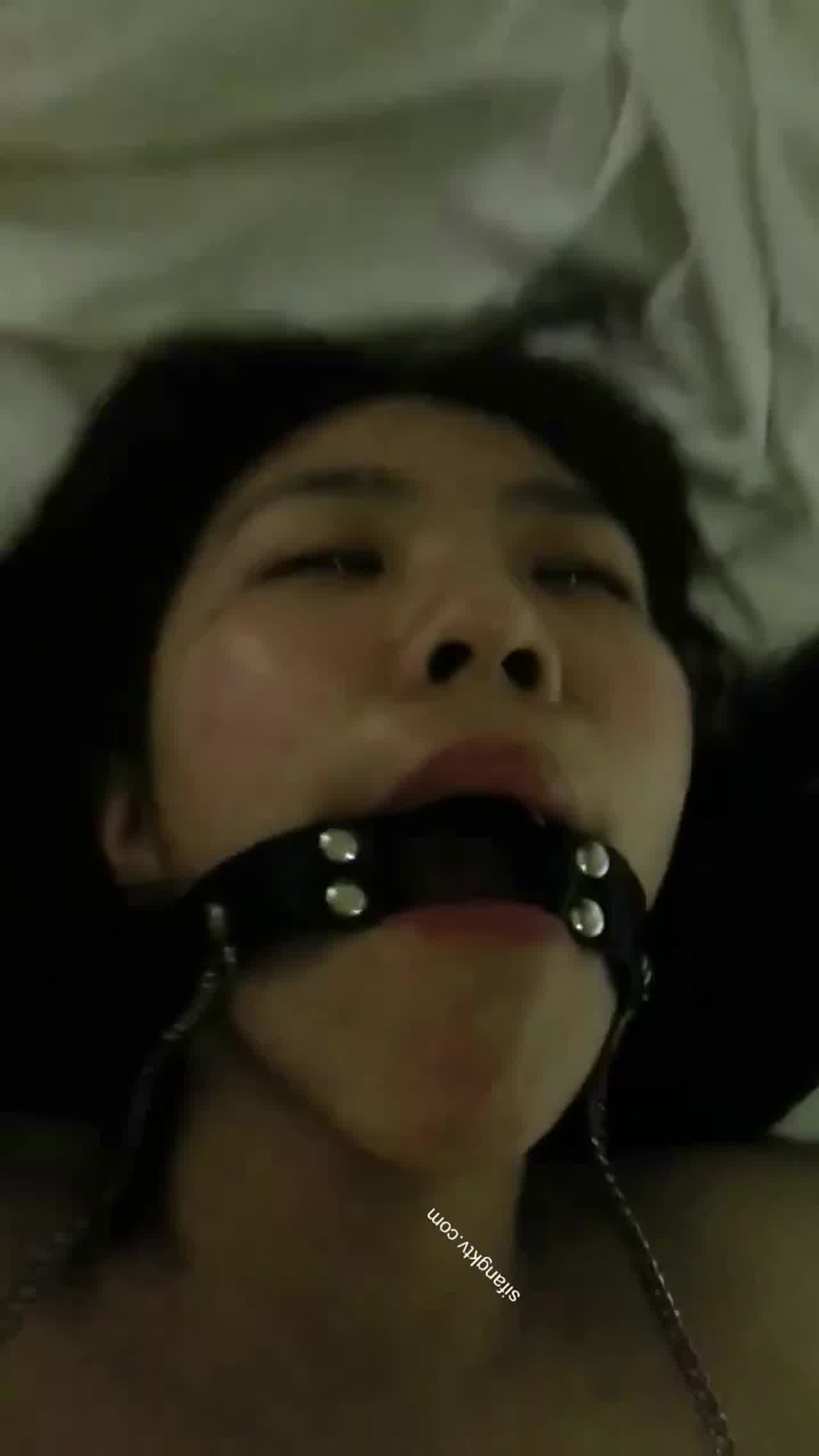  sm把老婆绑起来日 的剧照4