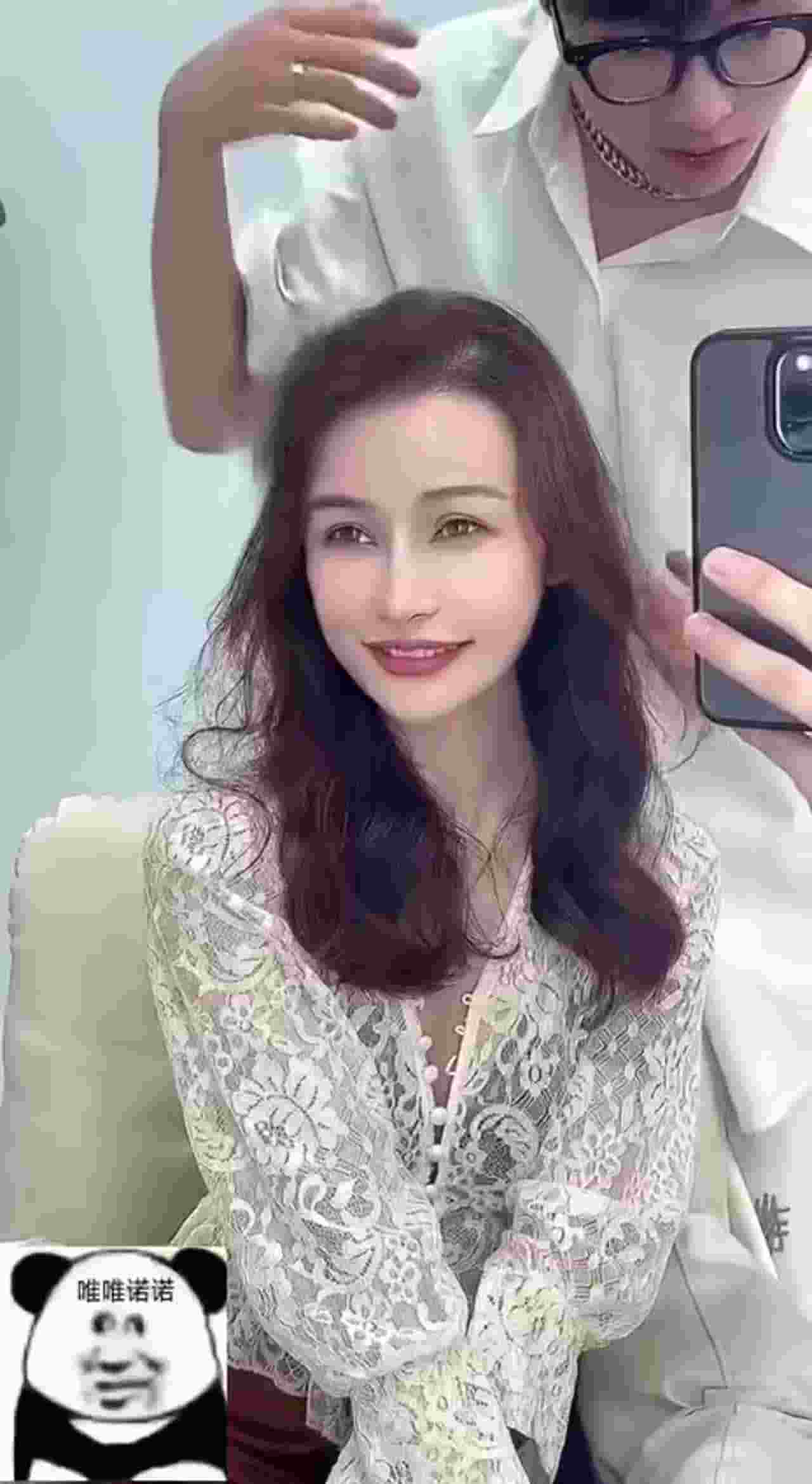  美女主播舔脚舔肛颜射 全方位伺候金主爸爸 的剧照4