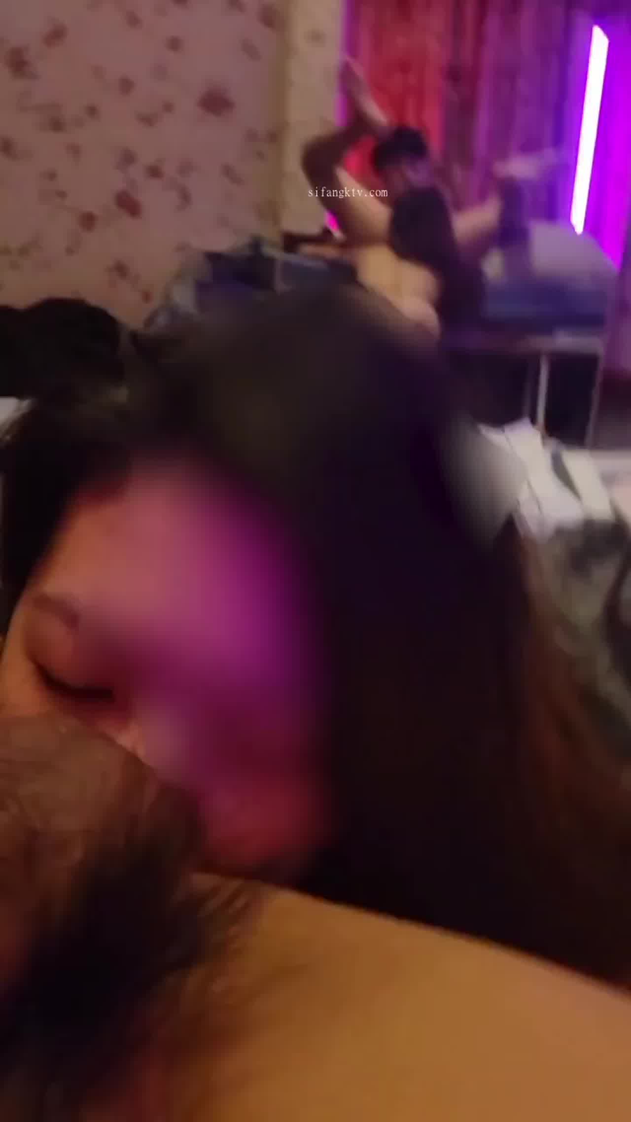  “爽~爸爸”对话淫荡，四眼PUA调教大神圈养高颜值极品超嫩妙龄美少女 1 的剧照6