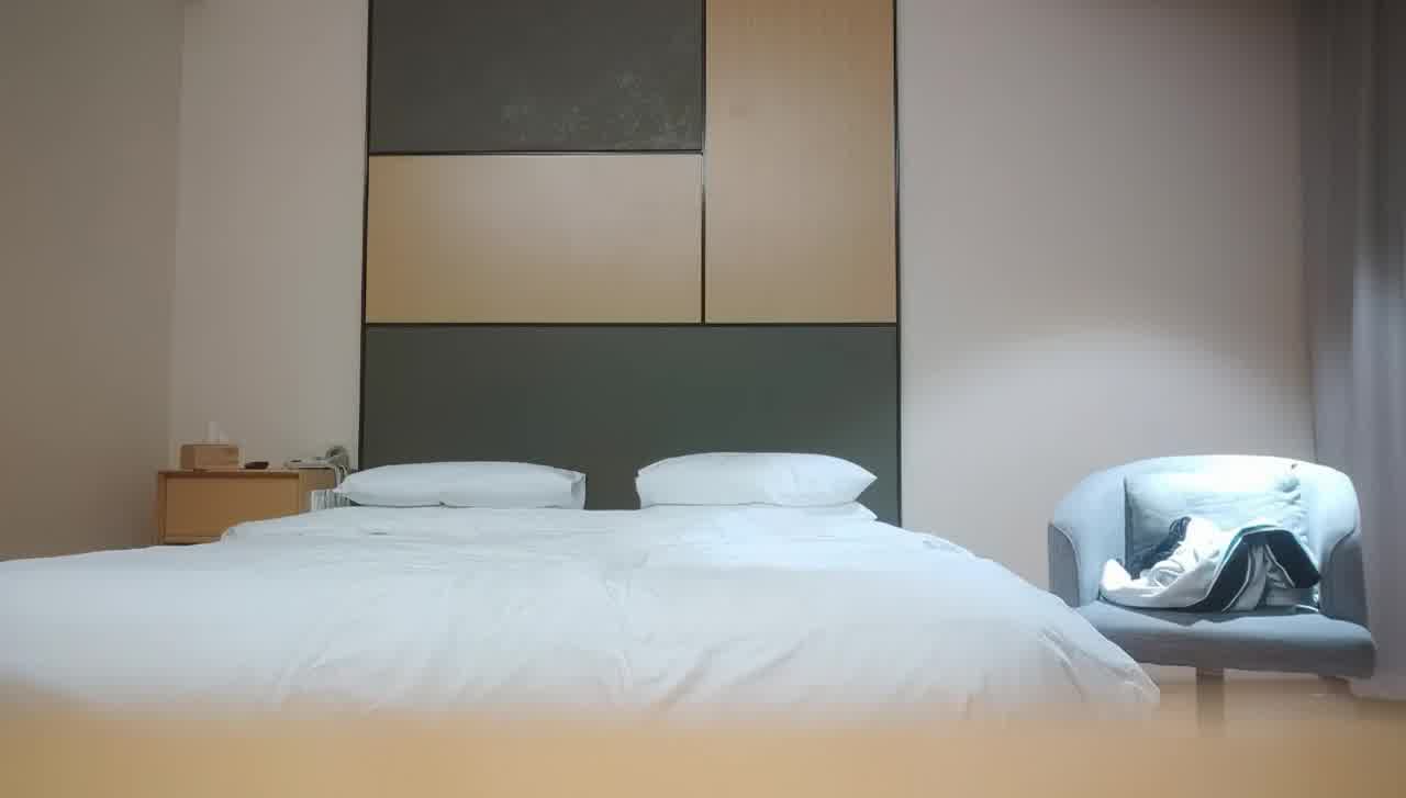  大胸萝莉妹妹，阴毛浓密欲望强，花式啪啪高潮袭来‘啊不行了，你快给我干死了’全程求饶，嗷嗷乱叫！ 的剧照4