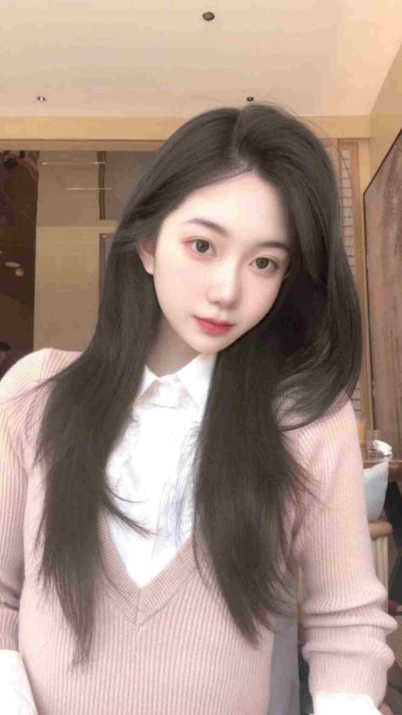  【为人师婊】广州高颜值清纯学生妹与金主大哥酒店约啪视频流出 的剧照6