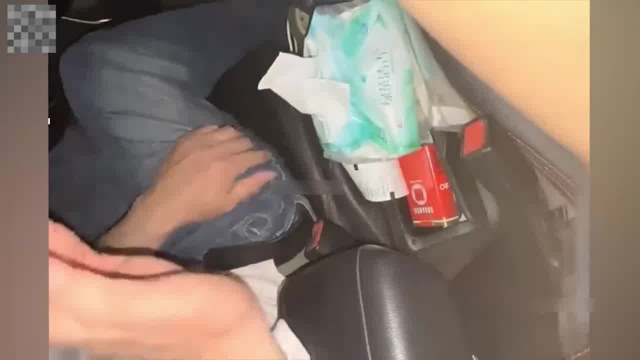  巨乳萌妹街头勾引  你不操我，我就告你强X我！ 的剧照3