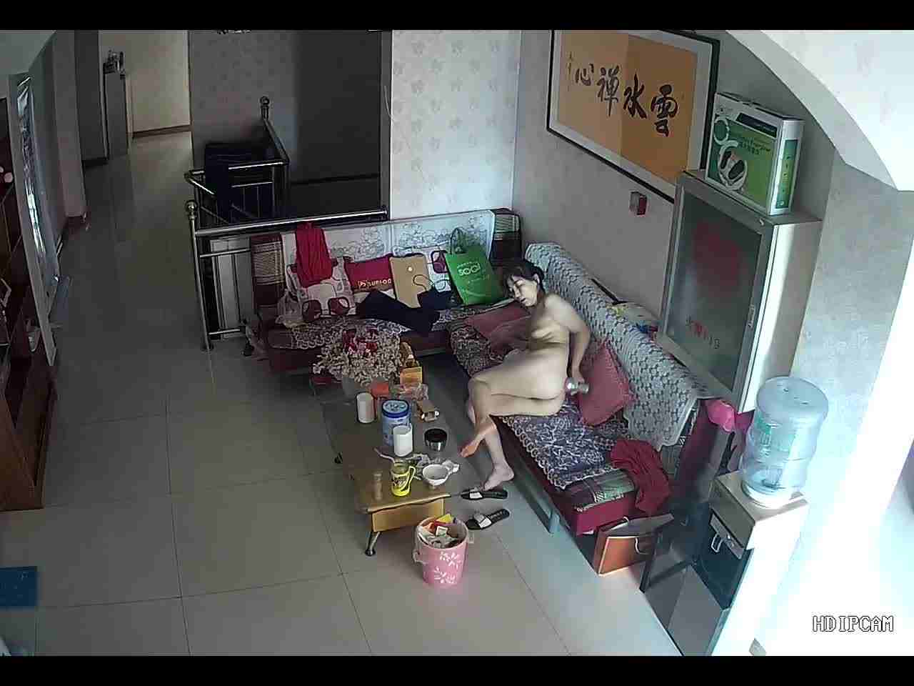  黑客监控破解_不知道这少妇用的是什么神器 的剧照4