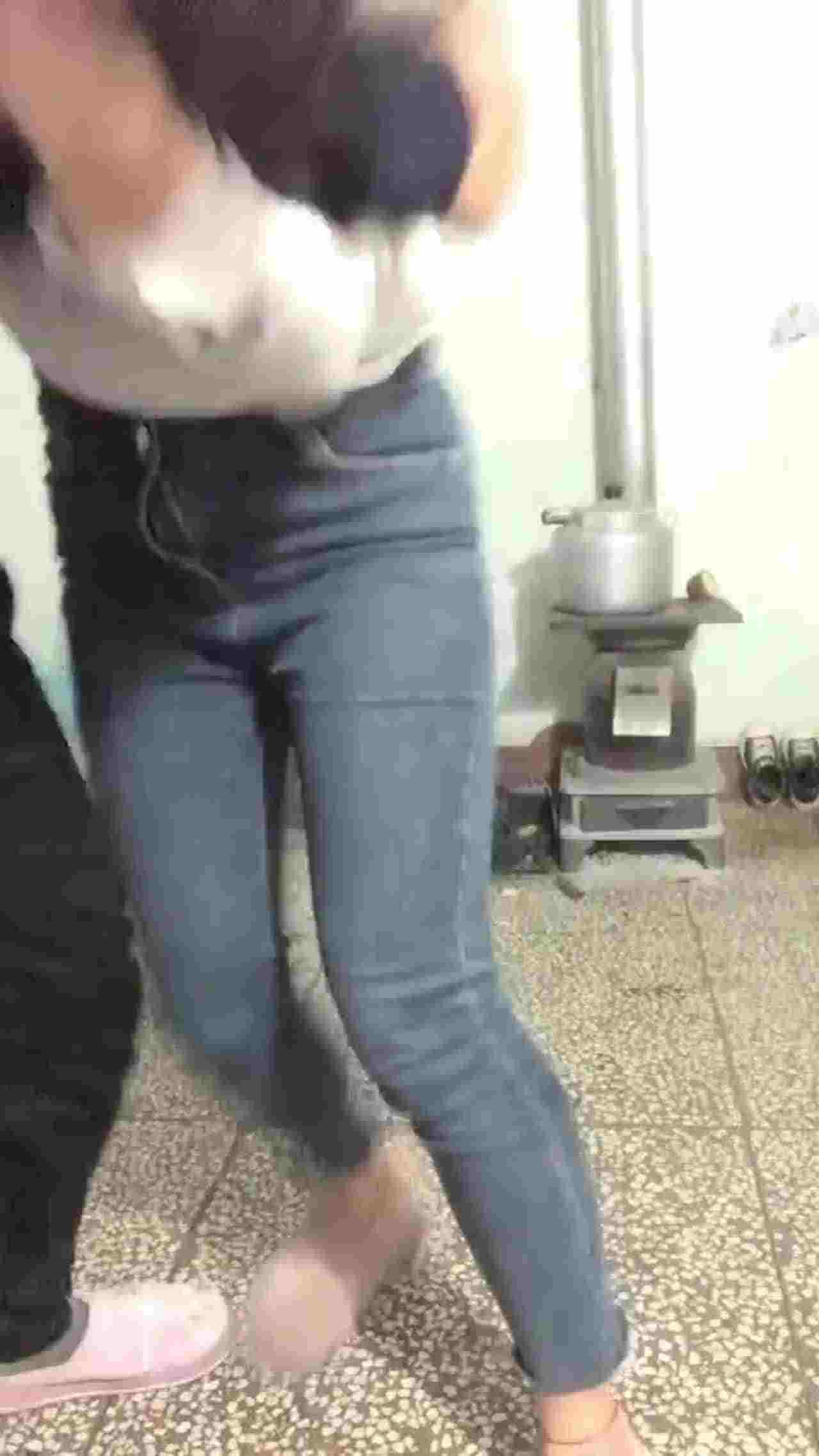  真实强奸嫂子，真刺激 的剧照3